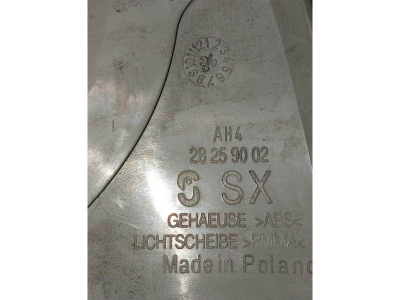 Recambio de piloto trasero izquierdo para volkswagen touareg (7la) tdi v6 referencia OEM IAM 28259002  