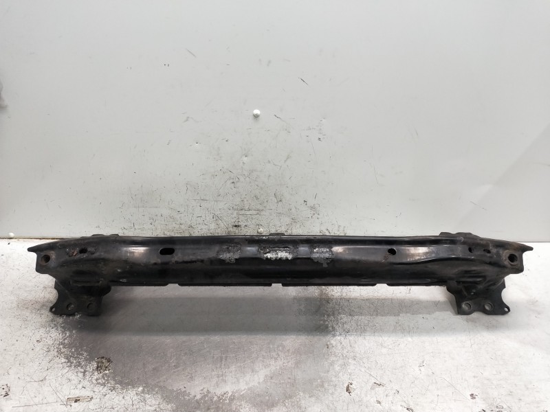 Recambio de refuerzo paragolpes delantero para volkswagen touareg (7la) tdi v6 referencia OEM IAM   