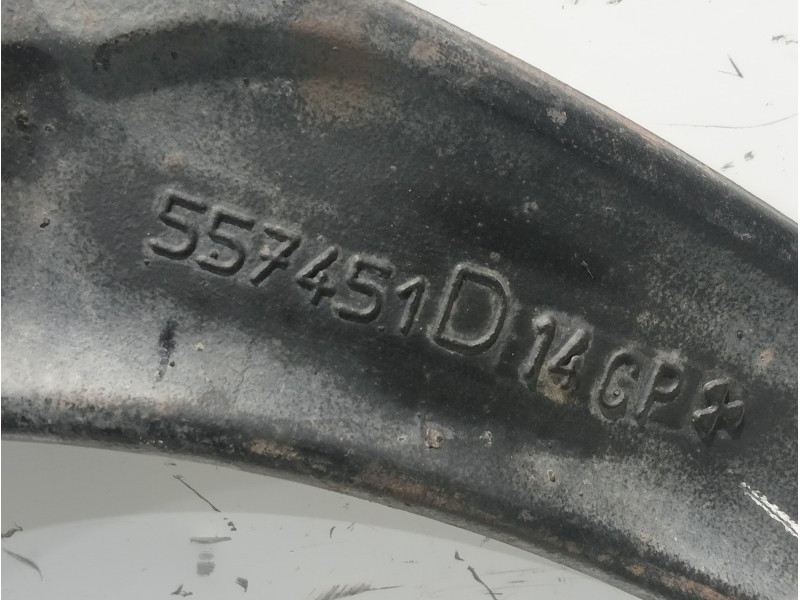 Recambio de brazo suspension inferior delantero derecho para peugeot 307 break/sw (s2) sw pack referencia OEM IAM 557451D  