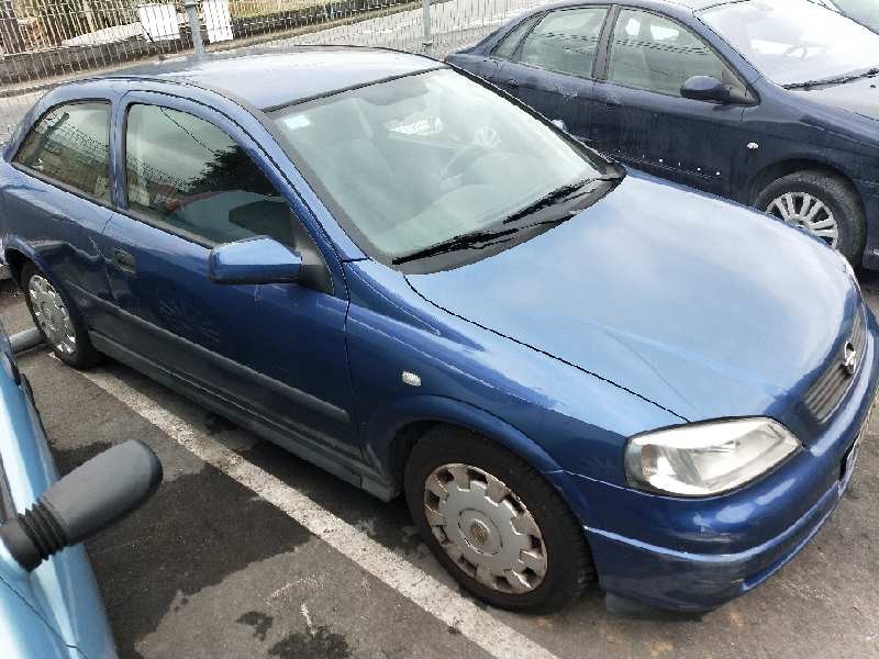opel astra g berlina del año 2002
