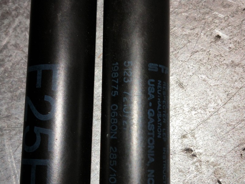 Recambio de amortiguadores capo para bmw x3 (f25) xdrive 20d referencia OEM IAM 51237210727 1987750680N 