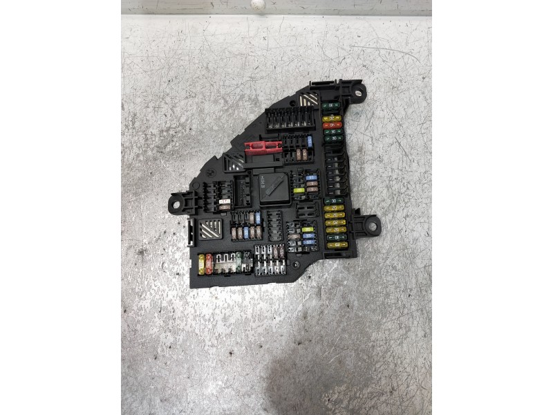 Recambio de caja reles / fusibles para bmw x3 (f25) xdrive 20d referencia OEM IAM 921086003  
