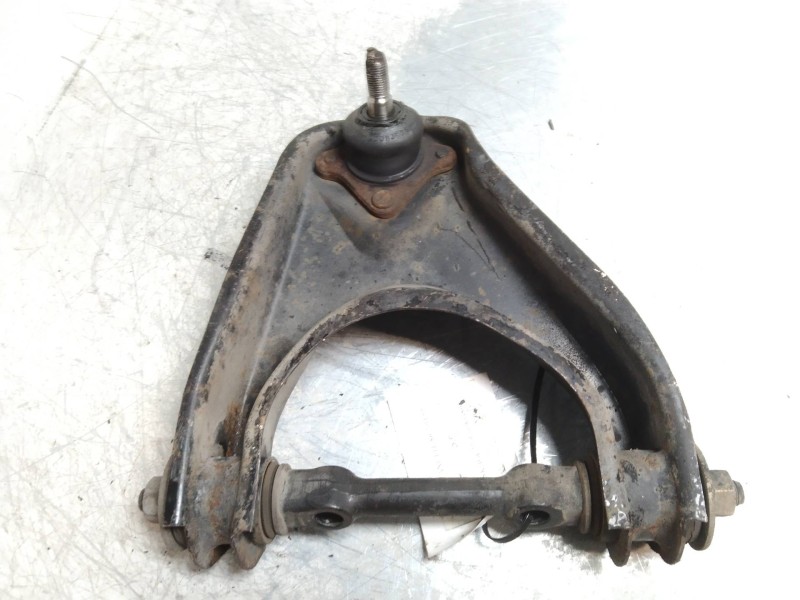 Recambio de brazo suspension inferior delantero derecho para nissan vanette (c 220) referencia OEM IAM   