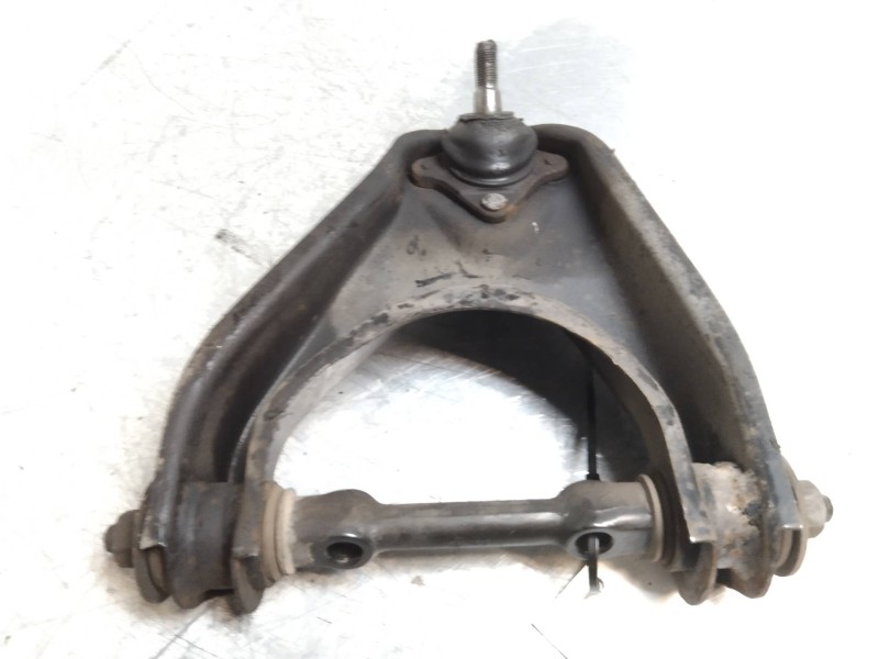 Recambio de brazo suspension inferior delantero izquierdo para nissan vanette (c 220) referencia OEM IAM   
