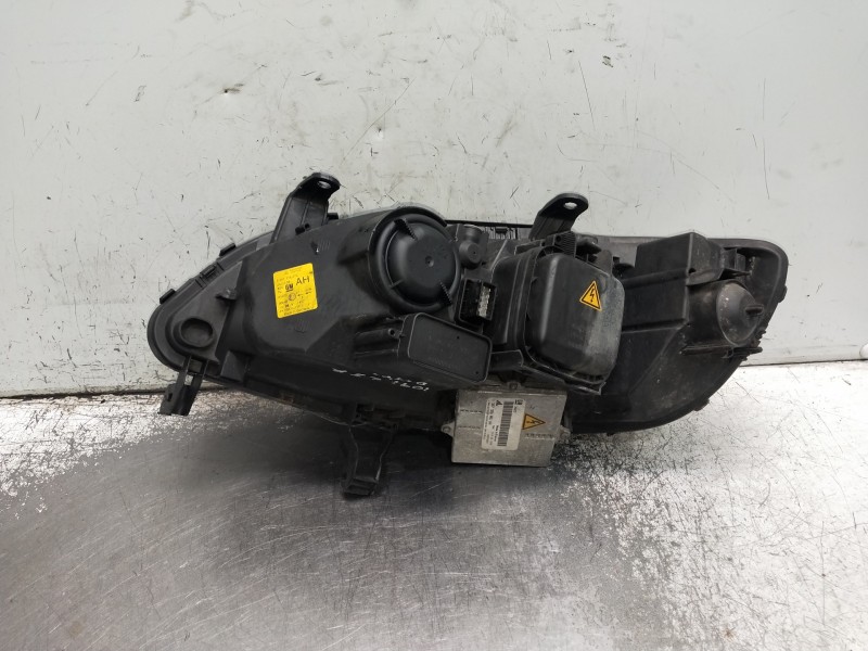Recambio de faro derecho para opel zafira a design edition referencia OEM IAM 0301116272  