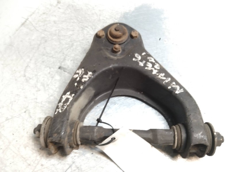 Recambio de brazo suspension inferior delantero izquierdo para nissan vanette (c 220) referencia OEM IAM   
