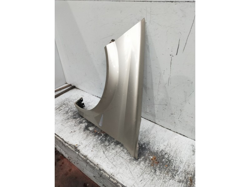 Recambio de aleta delantera izquierda para renault megane ii coupe/cabrio luxe dynamique referencia OEM IAM   