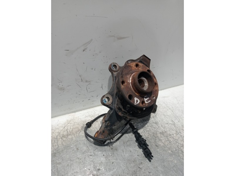 Recambio de mangueta delantera derecha para opel corsa c club referencia OEM IAM 9156141  