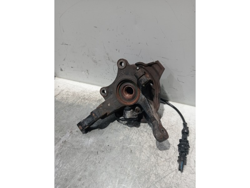 Recambio de mangueta delantera izquierda para opel corsa c club referencia OEM IAM 9156140  