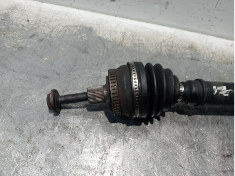 Recambio de transmision delantera izquierda para volkswagen passat variant (3b6) v6 tdi executive referencia OEM IAM 8D0407272AK