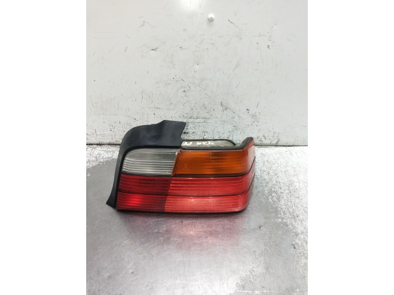Recambio de piloto trasero derecho para bmw serie 3 berlina (e36) 318i referencia OEM IAM 1387070 195002B 