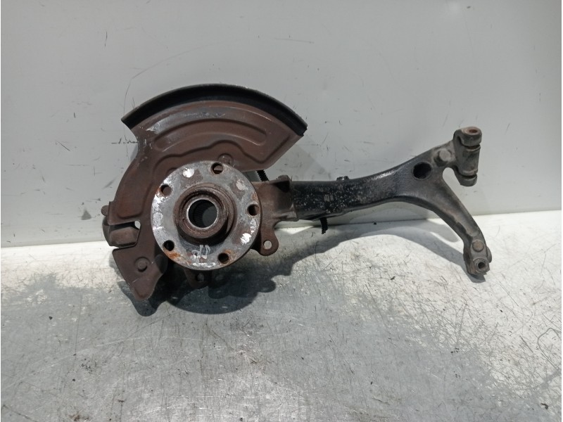 Recambio de mangueta delantera izquierda para volkswagen passat variant (3b6) v6 tdi executive referencia OEM IAM 8D0407257  