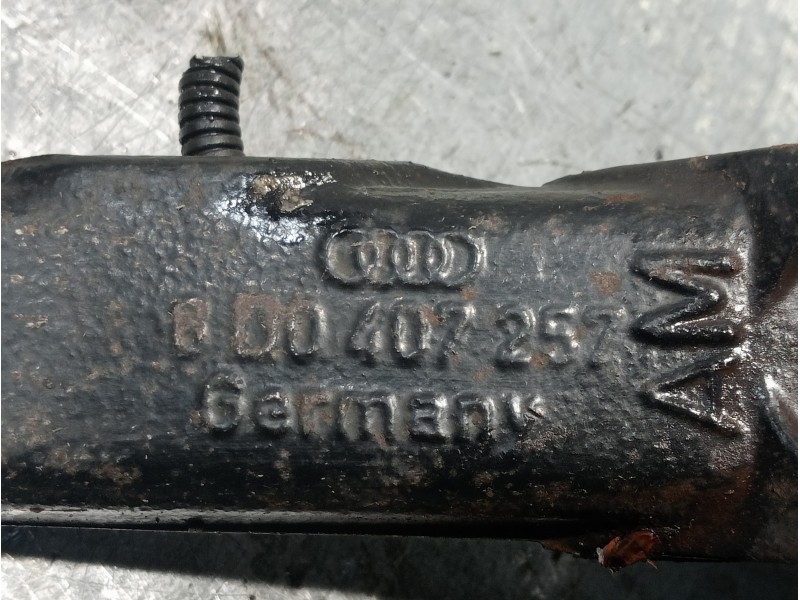 Recambio de mangueta delantera izquierda para volkswagen passat variant (3b6) v6 tdi executive referencia OEM IAM 8D0407257  