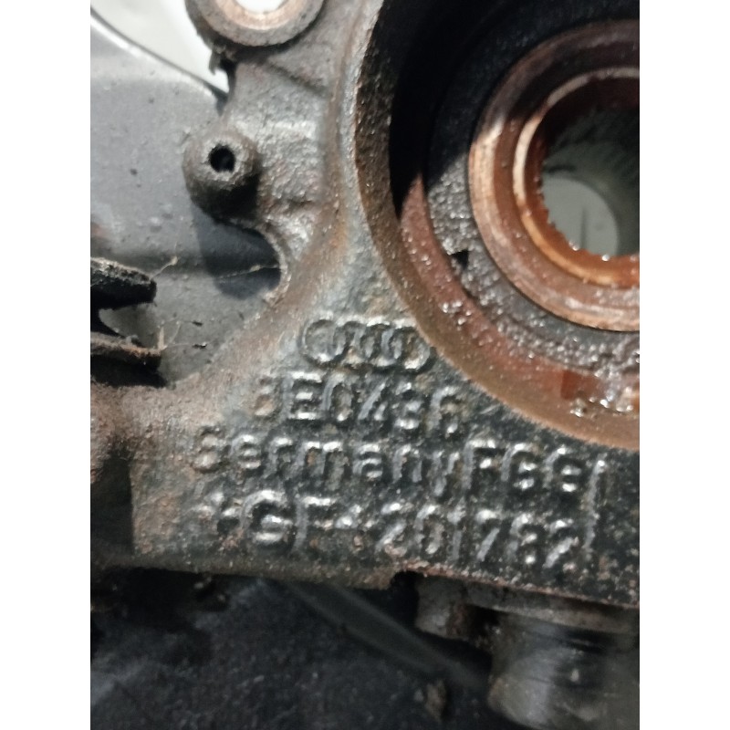 Recambio de mangueta trasera derecha para volkswagen passat variant (3b6) v6 tdi executive referencia OEM IAM 8E0436  