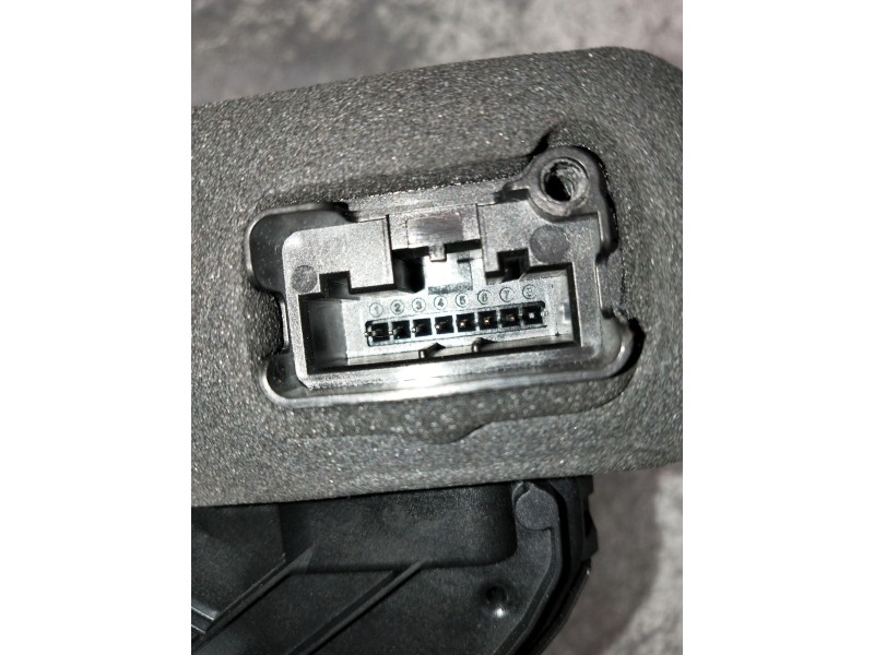 Recambio de motor cierre centralizado delantero derecho para seat arona xcellence referencia OEM IAM B6A5TB837016A  5P