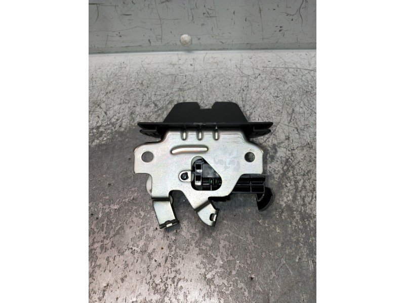 Recambio de motor cierre centralizado porton para seat arona xcellence referencia OEM IAM 5F082750509S  5P