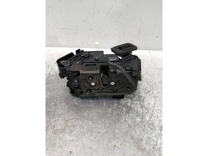 Recambio de motor cierre centralizado trasero derecho para seat arona xcellence referencia OEM IAM A6E5TA839016E  5P