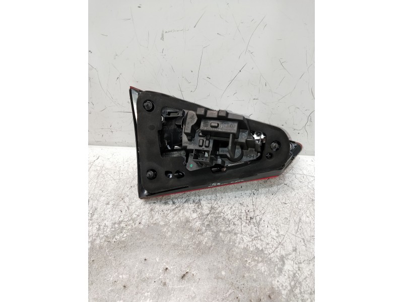 Recambio de piloto trasero derecho interior para seat arona xcellence referencia OEM IAM 6F9945094D  