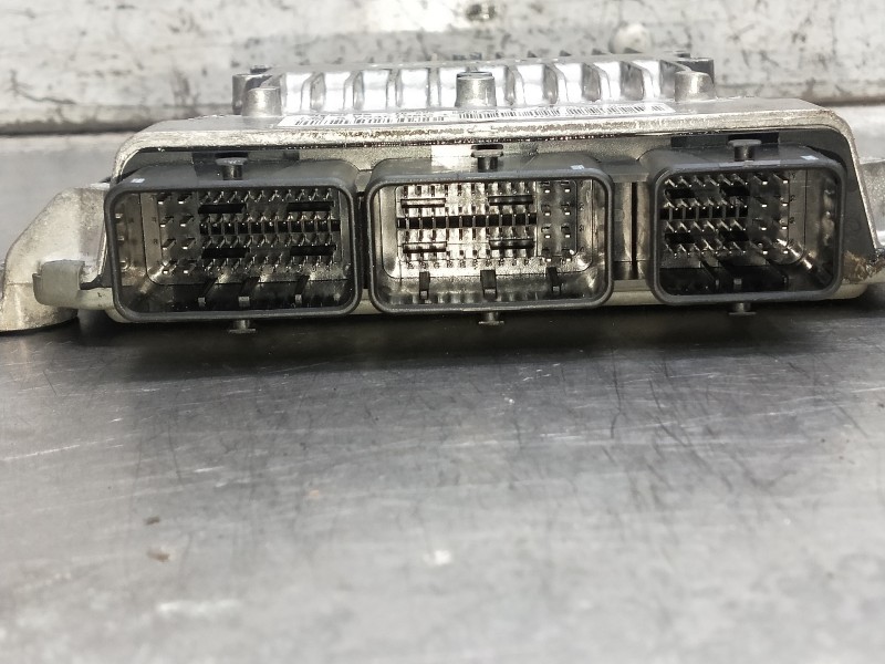 Recambio de centralita motor uce para citroen c5 berlina exclusive referencia OEM IAM 5WS40199DT HW9655041480 