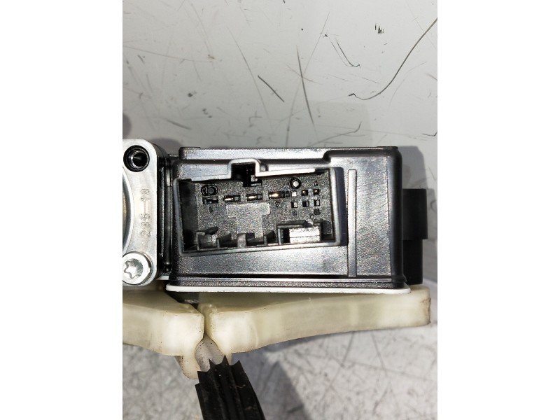 Recambio de elevalunas trasero izquierdo para seat arona xcellence referencia OEM IAM 6F0839461A  5P