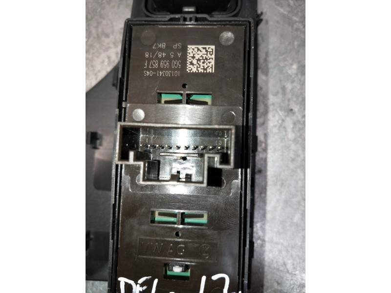 Recambio de mando elevalunas delantero izquierdo para seat arona xcellence referencia OEM IAM 5G0959857F  5P