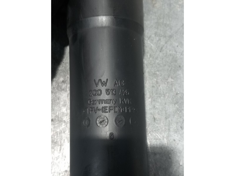 Recambio de amortiguador trasero derecho para seat arona xcellence referencia OEM IAM 2Q0513049AK 2Q0513425 E3C04401