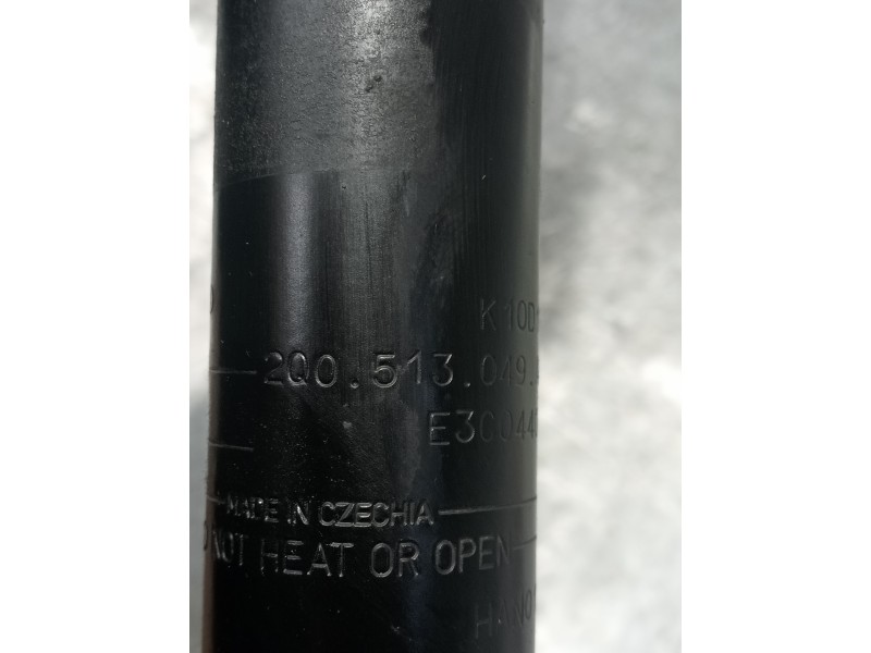 Recambio de amortiguador trasero derecho para seat arona xcellence referencia OEM IAM 2Q0513049AK 2Q0513425 E3C04401