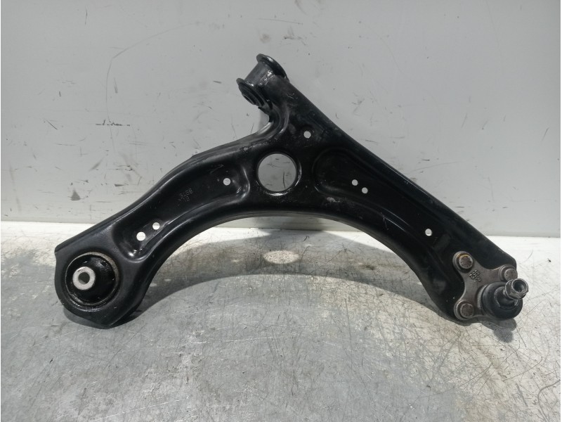 Recambio de brazo suspension inferior delantero derecho para seat arona xcellence referencia OEM IAM 2Q0407152D  