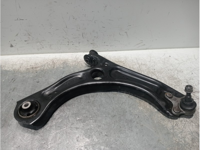 Recambio de brazo suspension inferior delantero derecho para seat arona xcellence referencia OEM IAM 2Q0407152D  