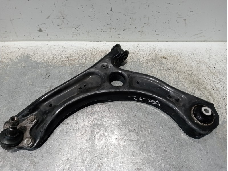 Recambio de brazo suspension inferior delantero izquierdo para seat arona xcellence referencia OEM IAM 2Q0407151D  
