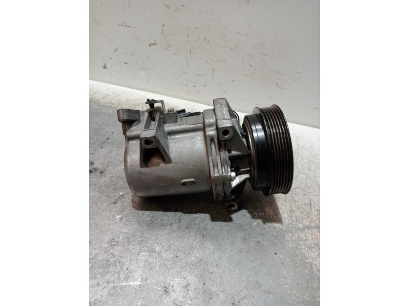 Recambio de compresor aire acondicionado para renault fluence expression referencia OEM IAM 8201025121 A42011A8402000 