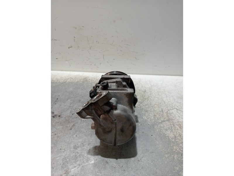 Recambio de compresor aire acondicionado para renault fluence expression referencia OEM IAM 8201025121 A42011A8402000 
