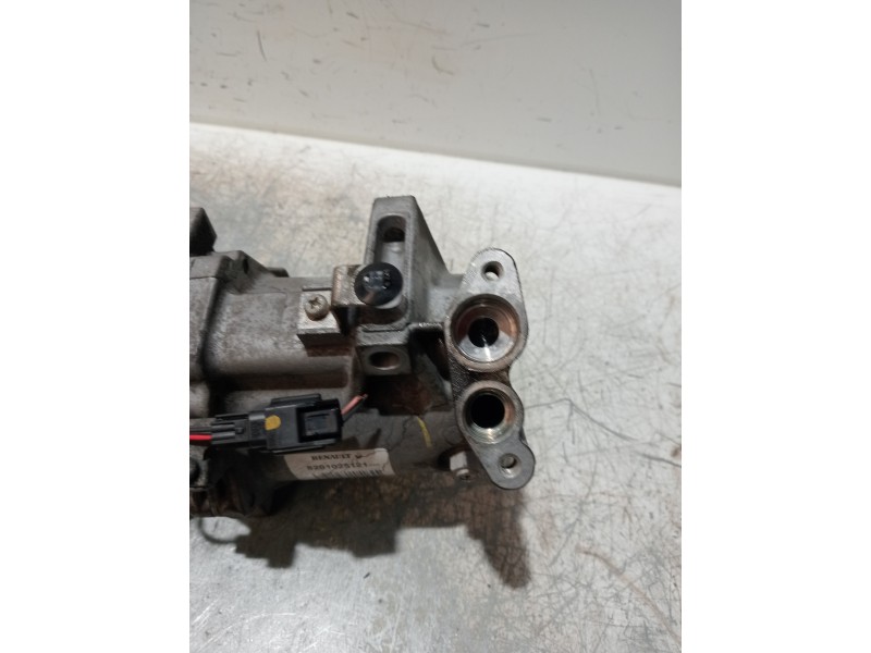 Recambio de compresor aire acondicionado para renault fluence expression referencia OEM IAM 8201025121 A42011A8402000 