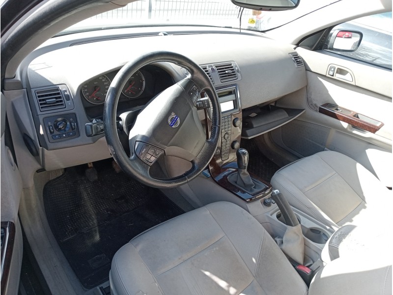 volvo s40 berlina del año 2006