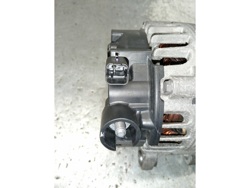 Recambio de alternador para opel corsa f gs line referencia OEM IAM 9835689480  