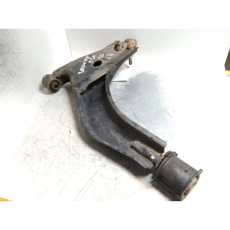 Recambio de brazo suspension inferior delantero izquierdo para nissan vanette cargo vanette cargo combi - 5 referencia OEM IAM  