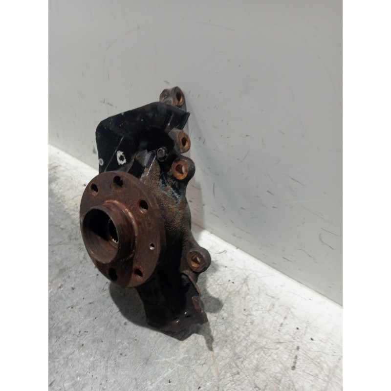 Recambio de mangueta delantera derecha para opel corsa d essentia referencia OEM IAM 55703153  