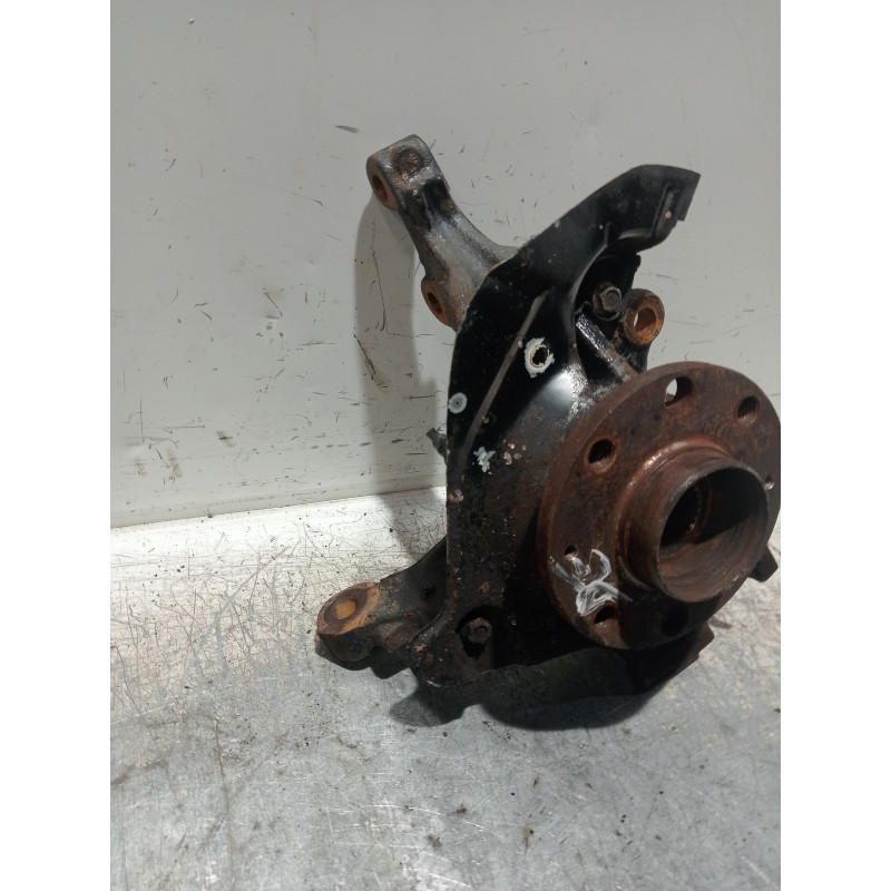 Recambio de mangueta delantera derecha para opel corsa d essentia referencia OEM IAM 55703153  