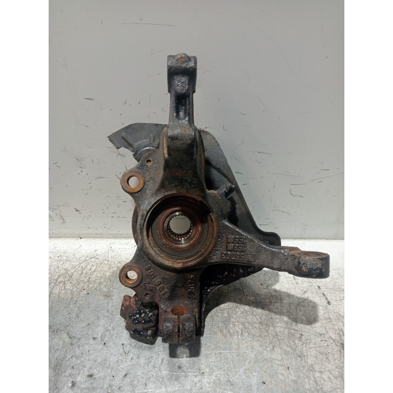 Recambio de mangueta delantera derecha para opel corsa d essentia referencia OEM IAM 55703153  
