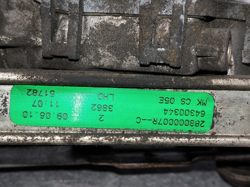 Recambio de motor limpia delantero para renault fluence expression referencia OEM IAM 288000007R  