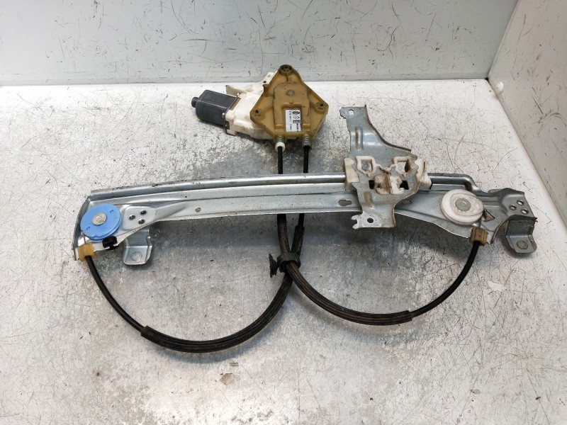 Recambio de elevalunas trasero derecho para renault fluence expression referencia OEM IAM 827200016R  4P