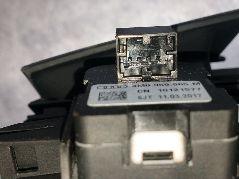 Recambio de mando elevalunas delantero izquierdo para audi a4 avant (8w5) advanced edition referencia OEM IAM 4M0959565M  