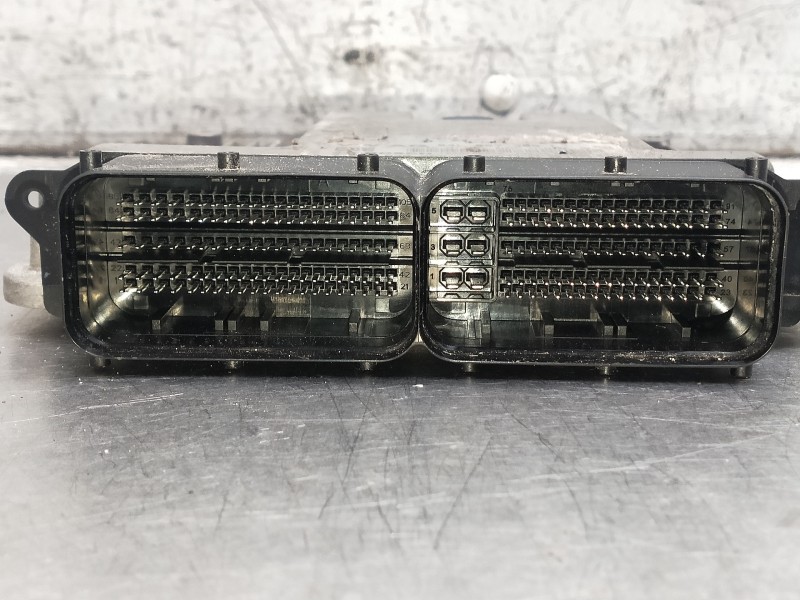 Recambio de centralita motor uce para audi a4 avant (8w5) advanced edition referencia OEM IAM 0281030258 04L907309L 