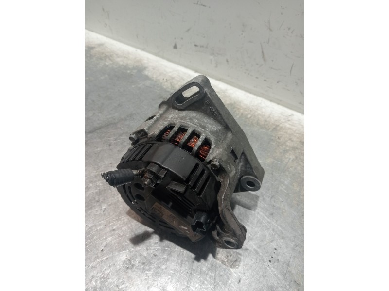 Recambio de alternador para renault clio ii fase ii (b/cb0) authentique referencia OEM IAM 7700437090 SG9B035 2542422C