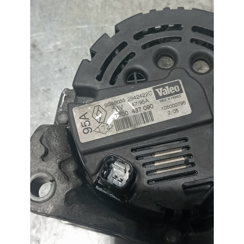 Recambio de alternador para renault clio ii fase ii (b/cb0) authentique referencia OEM IAM 7700437090 SG9B035 2542422C