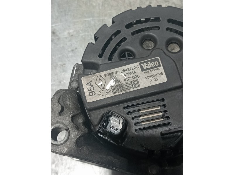 Recambio de alternador para renault clio ii fase ii (b/cb0) authentique referencia OEM IAM 7700437090 SG9B035 2542422C