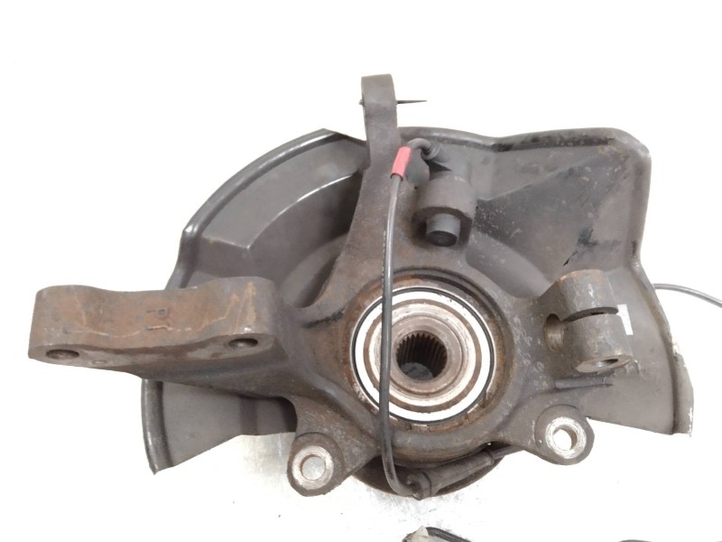 Recambio de mangueta delantera derecha para hyundai trajet (fo) 2.0 gls referencia OEM IAM   