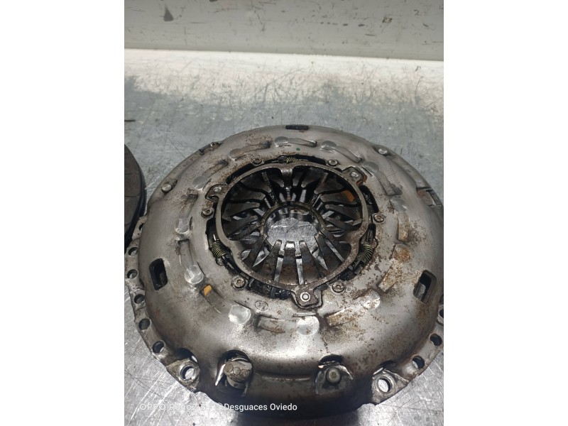 Recambio de kit embrague para kia sportage ex referencia OEM IAM 324048710  
