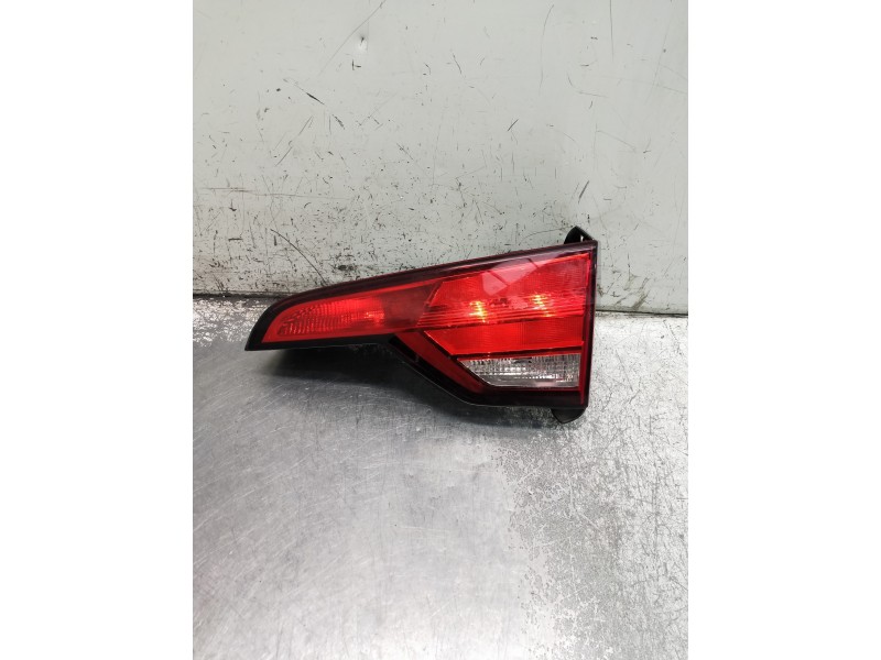 Recambio de piloto trasero derecho interior para audi a4 avant (8w5) advanced edition referencia OEM IAM 8W9945076  