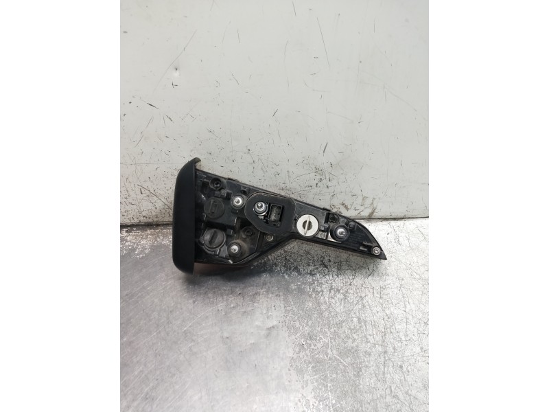 Recambio de piloto trasero derecho interior para audi a4 avant (8w5) advanced edition referencia OEM IAM 8W9945076  